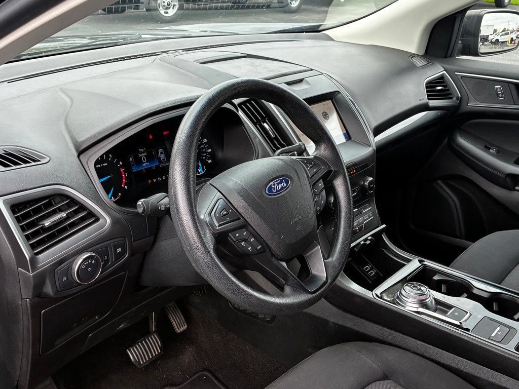 Used 2020 Ford Edge SE AWD/4WD image 3