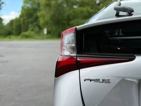Used 2019 Toyota Prius LE FWD image 38