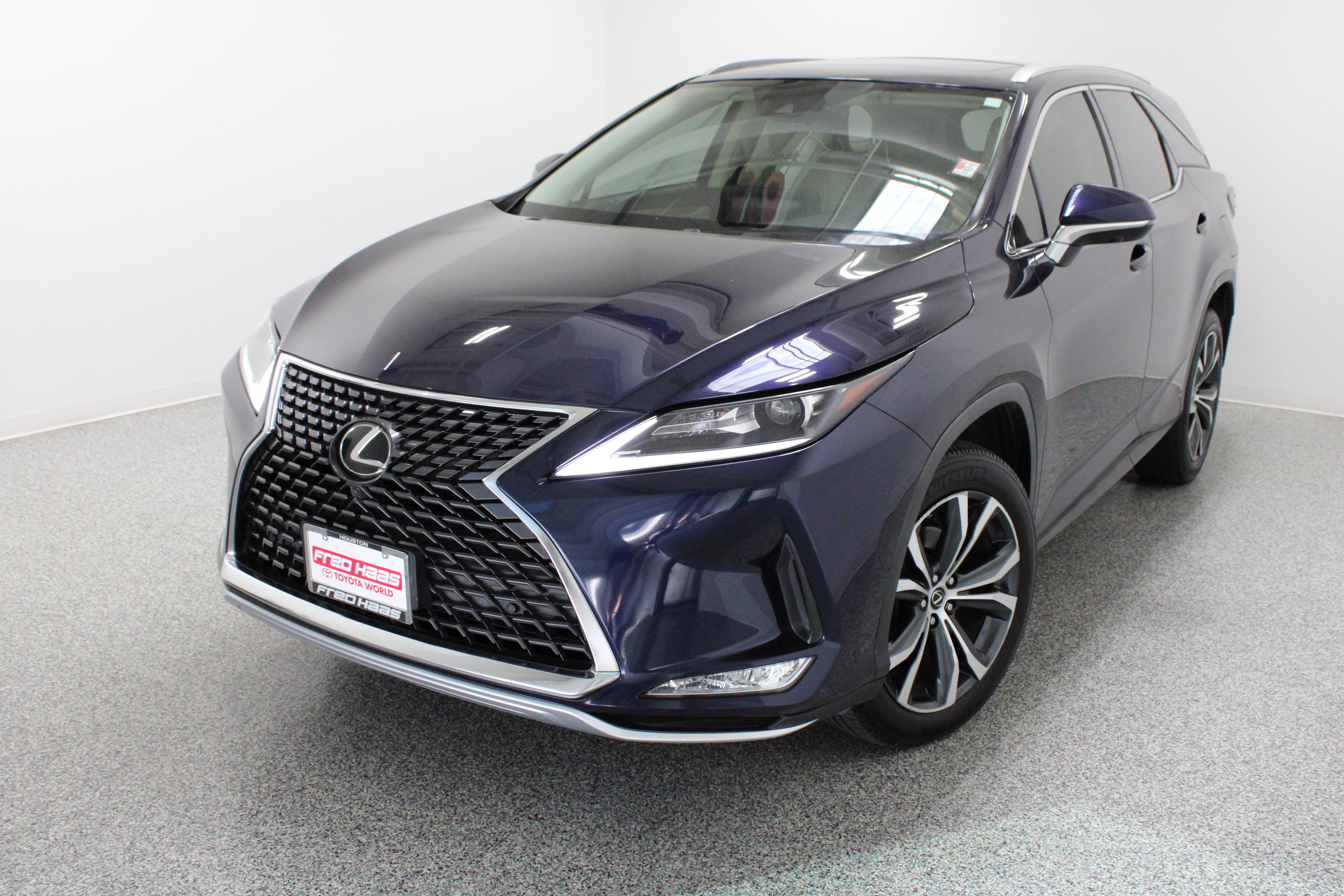 Used 2022 Lexus RX 350L FWD w/ Premium Package image 2