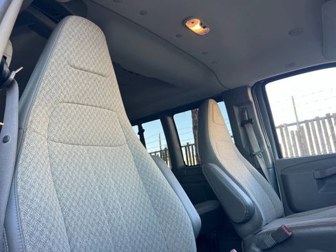 Used 2017 Chevrolet Express 3500 LT w/ LT Preferred Equipment Group image 19