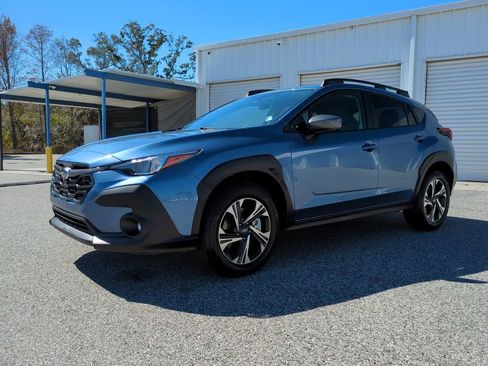 Used 2024 Subaru Crosstrek 2.0i Premium image 2