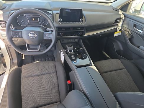 New 2026 Nissan Rogue SV image 4