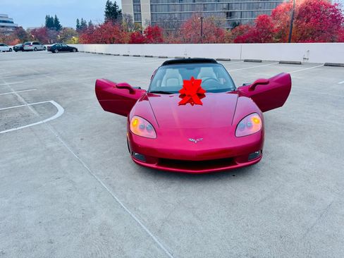 Used 2005 Chevrolet Corvette Coupe w/ Preferred Equipment Group RWD image 39