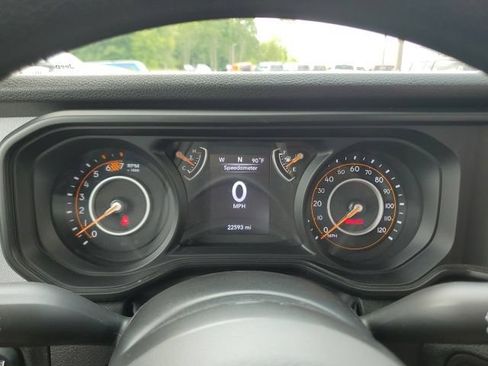 Used 2025 Jeep Wrangler Sport AWD/4WD image 25
