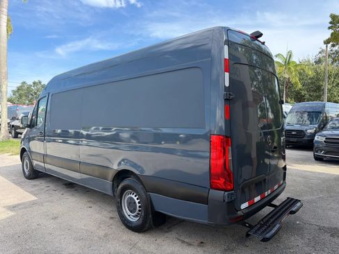 Used 2019 Mercedes-Benz Sprinter 170 image 3