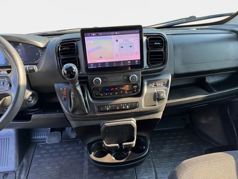 Used 2022 RAM ProMaster 2500 w/ Premium Convenience Group FWD image 12