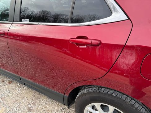 Used 2021 Chevrolet Equinox LT image 23