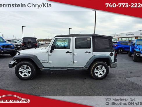 Used 2010 Jeep Wrangler Unlimited Sport image 5