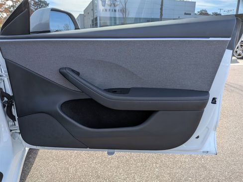 Used 2025 Tesla Model 3 Long Range image 33