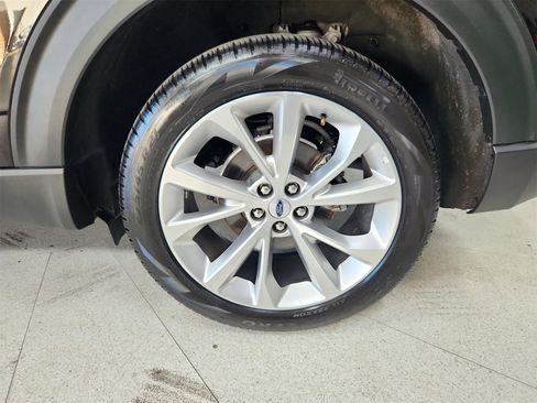 Used 2023 Ford Explorer Platinum w/ Technology Package image 50