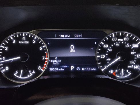 Used 2022 Nissan Pathfinder SV AWD/4WD image 23