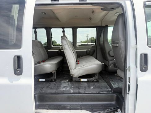 Used 2020 Chevrolet Express 3500 LT w/ LT Preferred Equipment Group RWD image 16