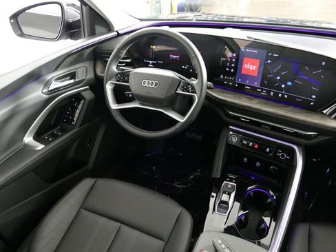 Certified 2025 Audi Q5 Premium w/ Convenience Package AWD/4WD image 24