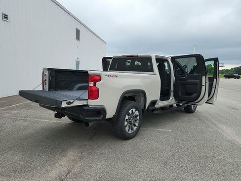 New 2026 Chevrolet Silverado 2500 Custom w/ Custom Value Package AWD/4WD image 15