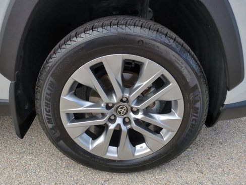 Used 2025 Toyota RAV4 XLE Premium image 10