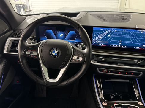 Used 2025 BMW X5 xDrive50e AWD/4WD image 28