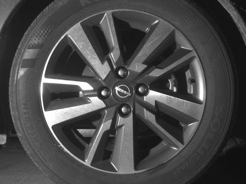 Used 2025 Nissan Versa SV image 13