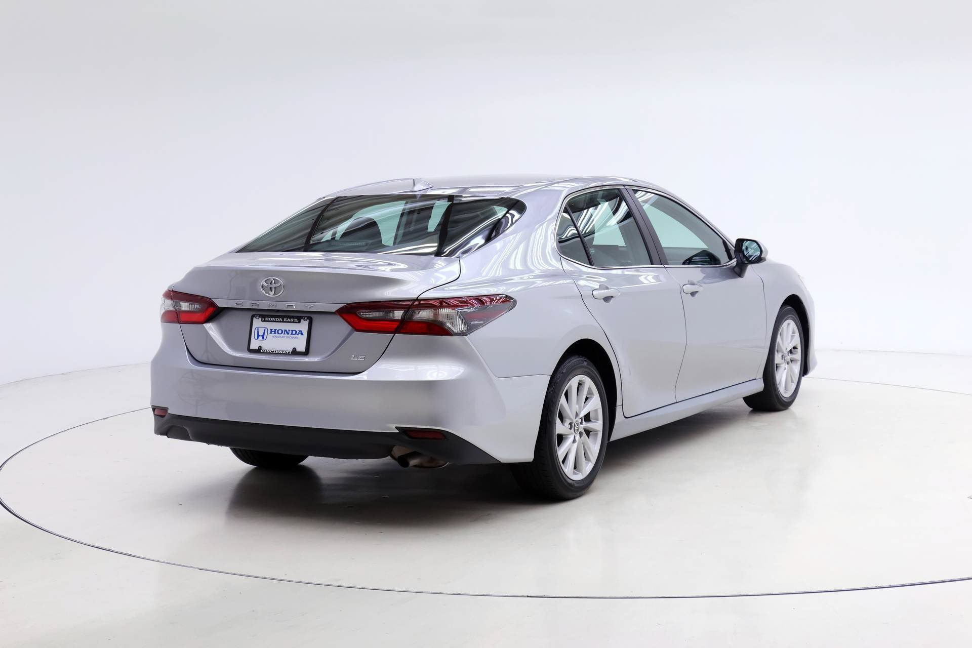 Used 2021 Toyota Camry LE FWD image 2