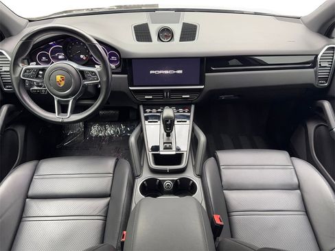 Used 2022 Porsche Cayenne image 50