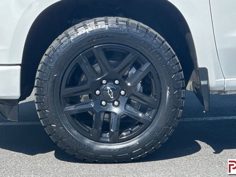 Used 2023 Chevrolet Silverado 1500 RST AWD/4WD image 31