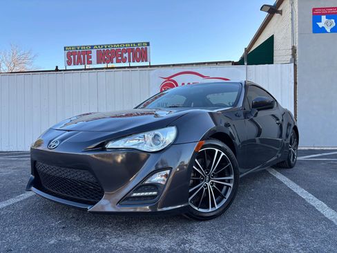 Used 2015 Scion FR-S image 1