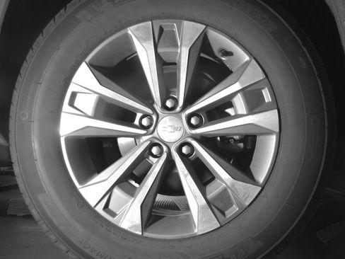 Used 2025 Chevrolet Equinox LT AWD/4WD image 10