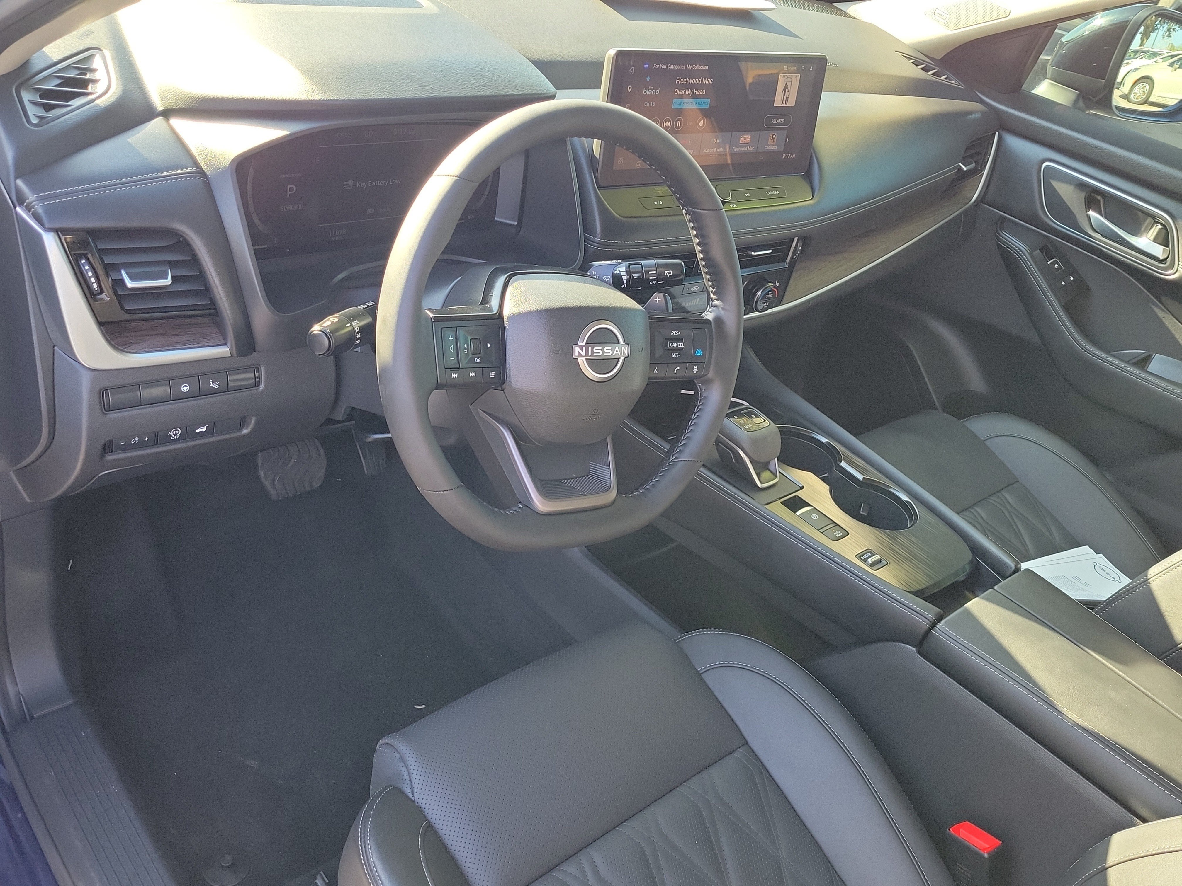 Certified 2025 Nissan Rogue Platinum w/ Platinum Premium Package FWD image 18