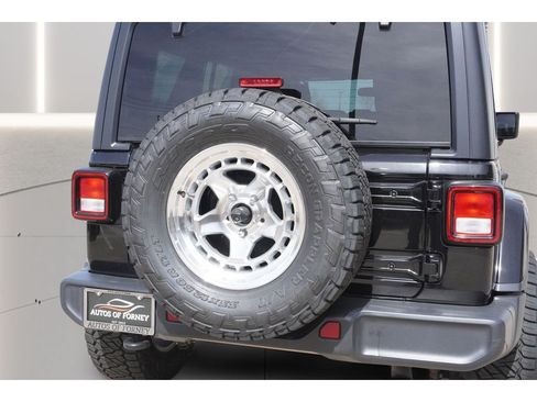 Used 2020 Jeep Wrangler Unlimited Sahara AWD/4WD image 32
