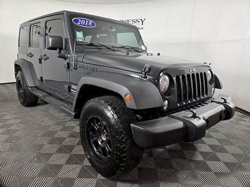 Used 2018 Jeep Wrangler Unlimited Sport S AWD/4WD image 4