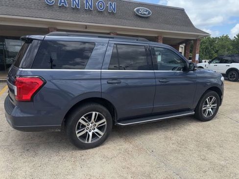 Certified 2022 Ford Expedition XLT RWD image 5