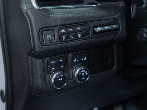 Used 2024 GMC Yukon Denali AWD/4WD image 22