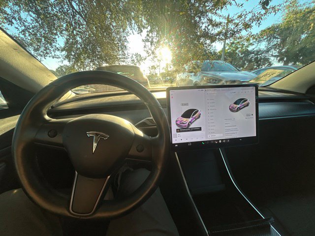 Used 2018 Tesla Model 3 Mid Range RWD image 10