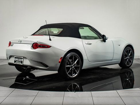 Used 2017 MAZDA MX-5 Miata Grand Touring image 11