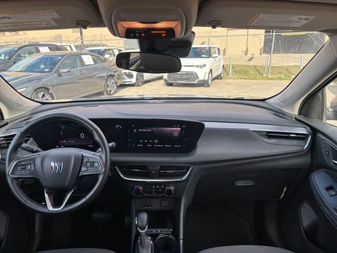 Used 2025 Buick Encore GX Preferred image 32