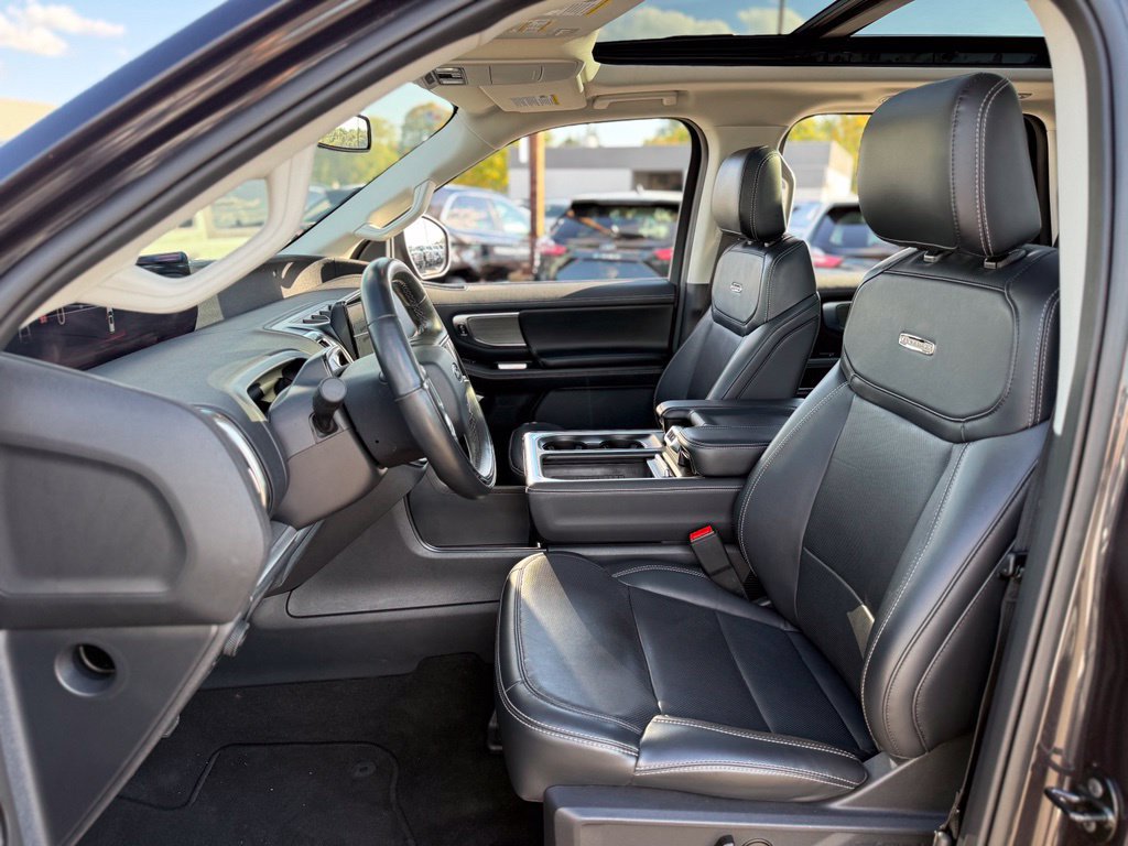 Certified 2025 Ford Expedition Platinum AWD/4WD image 17