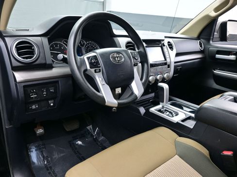 Used 2017 Toyota Tundra SR5 image 13