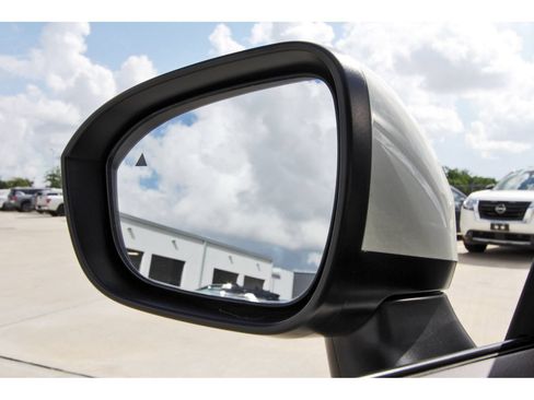 Certified 2023 Nissan Rogue SV FWD image 10