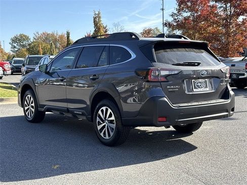 Certified 2025 Subaru Outback Premium image 5
