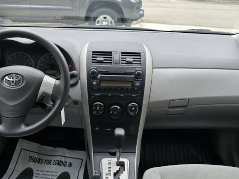 Used 2010 Toyota Corolla LE FWD image 13