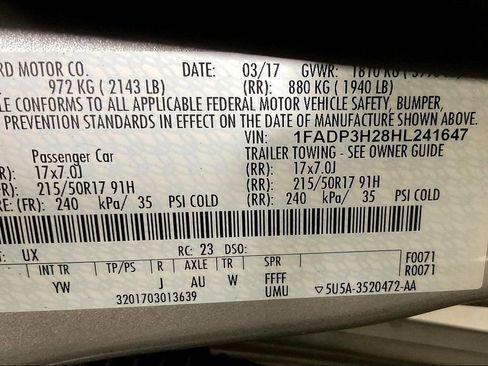 Used 2017 Ford Focus SEL image 29