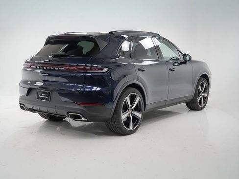 Certified 2025 Porsche Cayenne image 8