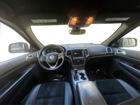 Used 2018 Jeep Grand Cherokee Altitude image 25