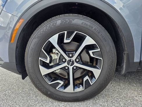 Used 2025 Kia Sportage EX FWD image 28