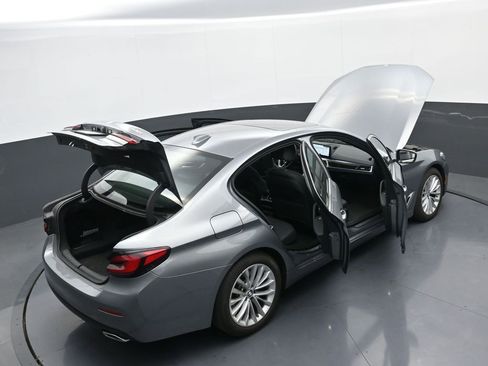 Used 2023 BMW 530i xDrive image 42