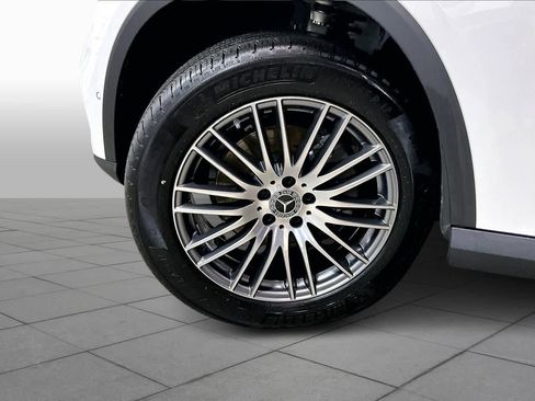 Used 2026 Mercedes-Benz GLC 300 4MATIC image 11