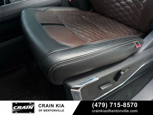 Used 2023 Ford F250 Lariat w/ Sport Appearance Package AWD/4WD image 25