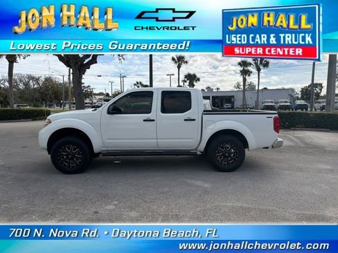 Used 2019 Nissan Frontier SV image 4