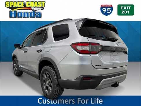 New 2025 Honda Pilot TrailSport image 5