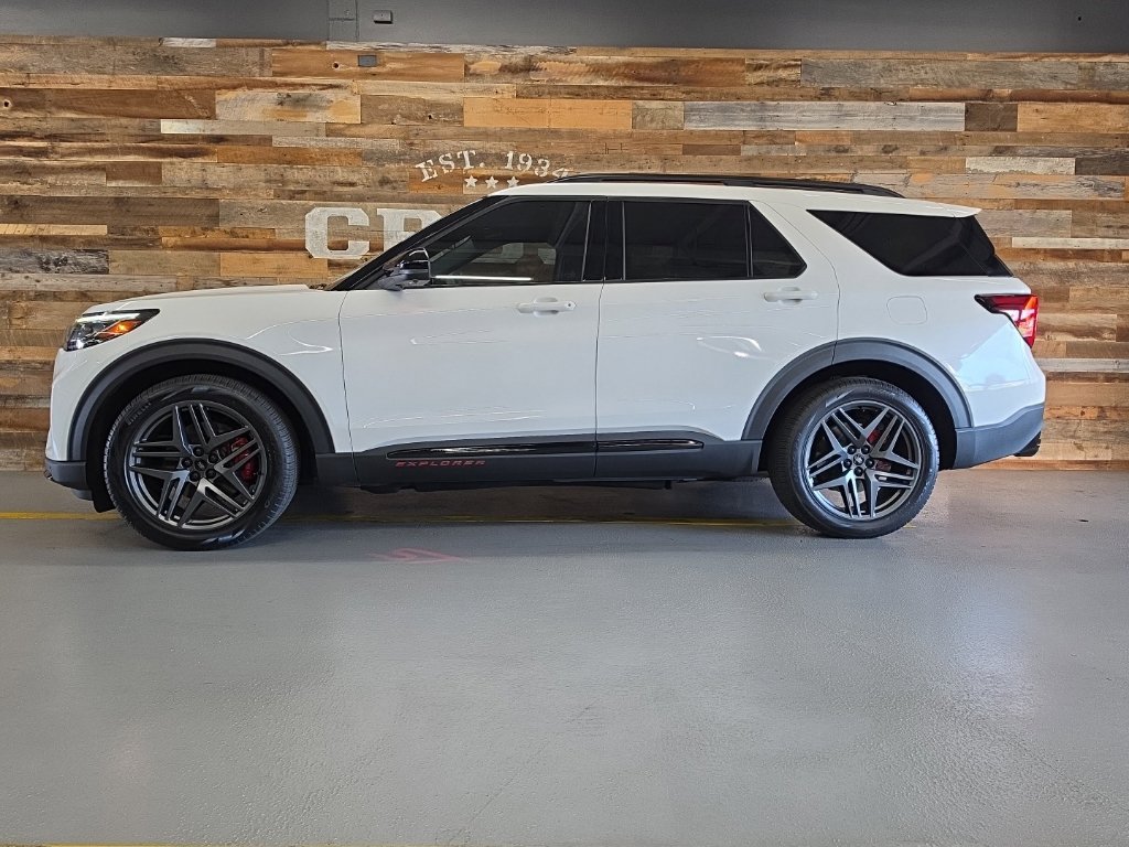Used 2025 Ford Explorer ST w/ Sun And Sound Package AWD/4WD image 22