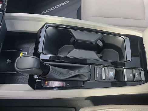 Certified 2025 Honda Accord EX-L image 34